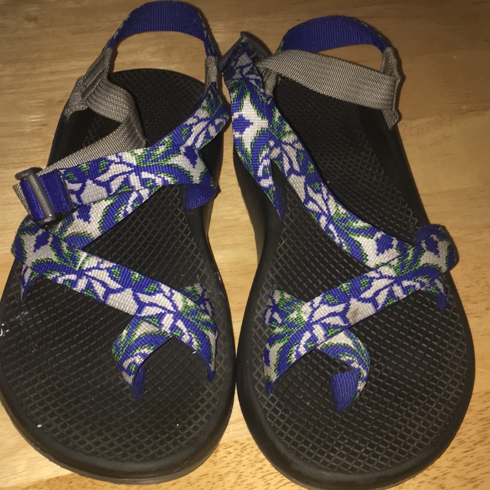 LIMITED EDITON GLOW IN THE DARK CHACOS